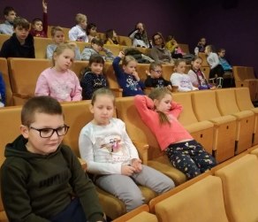 Uczniowie klas I-III w kinie :)