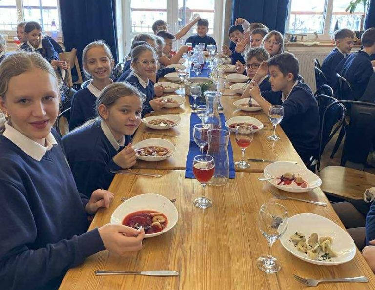 ✨Wspólna Wigilia – pełna ciepła i bliskości✨